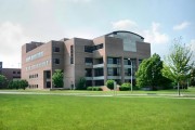 萨里大学（英国最好的二十所大学）
