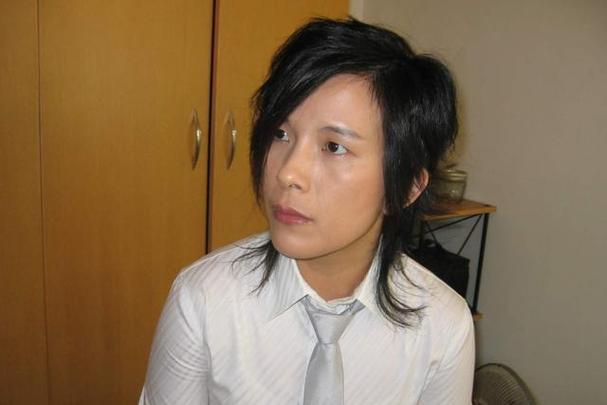 潘辰整容(48岁潘美辰近照)