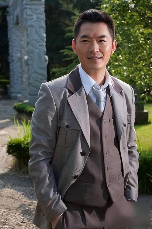 朱泳腾老婆（朱泳腾父亲个人简历与成就）